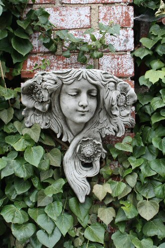 KWP2 Medium Face Wall Planter KWP2 Medium Face Wall Planter
